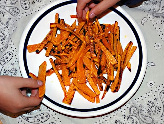 https://elanaspantry.com/wp-content/uploads/2009/08/squash_fries.jpg