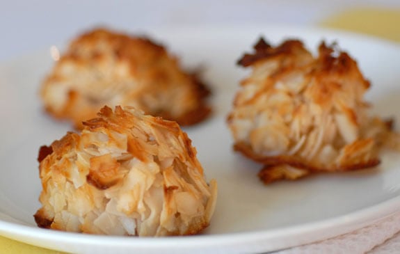 paleo coconut macaroons