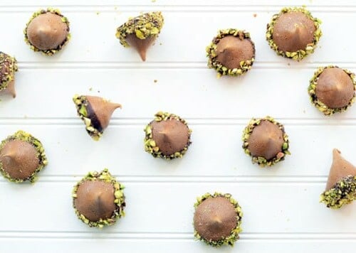 Coffee Meringue Acorns