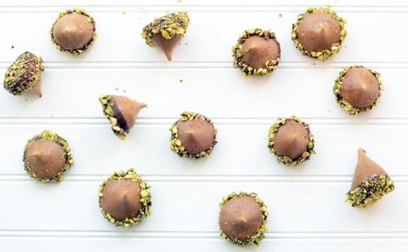 Coffee Meringue Acorns