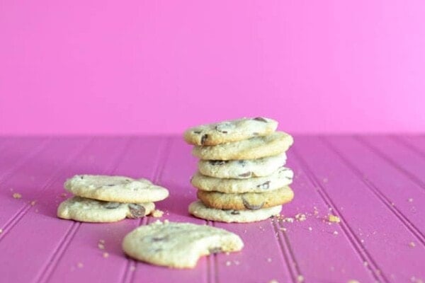 gluten free chocolate chip cookies with almond flour