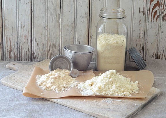 Paleo Baking: Almond Flour vs. Coconut Flour