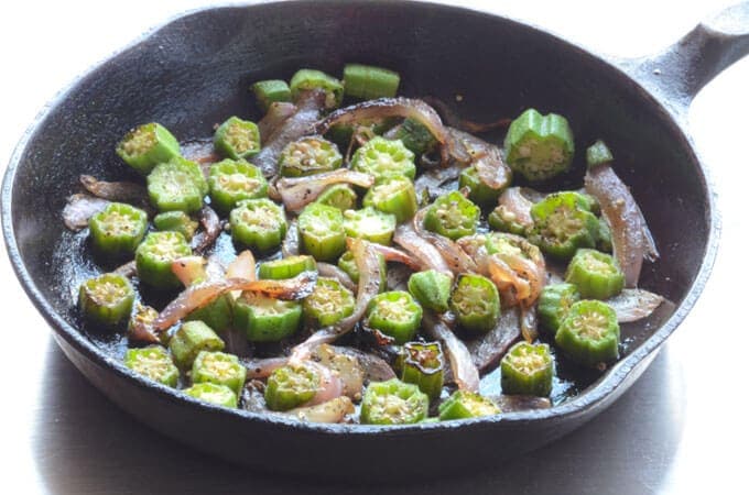 Lodge Cast Iron Mini Wok Review  Making No-Slime Stir Fried Okra